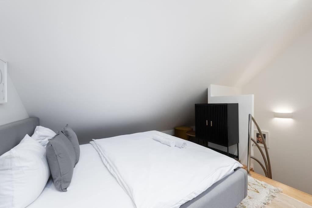 B.O.B. Klimentska Apartment Prague Ngoại thất bức ảnh